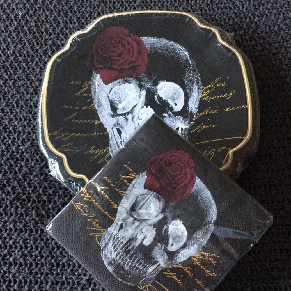 Halloween skull and rose paper plate and napkins